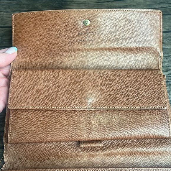 Louis Vuitton International Long Wallet - Picture 5 of 9